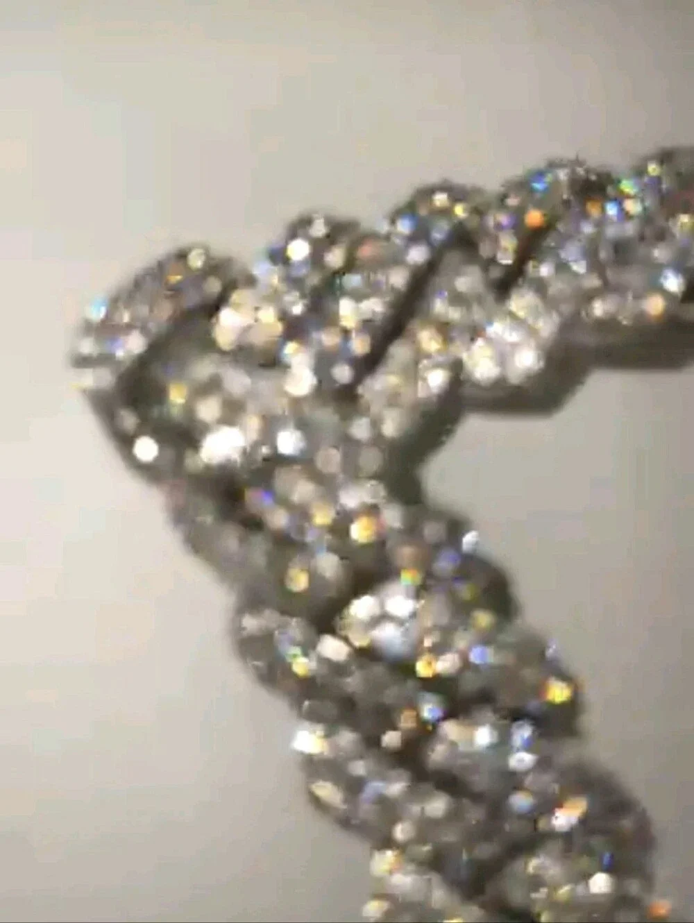 Iced Out GLD Diamond Prong Link Chain in White Gold - 25mm / 22